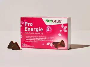 Packung von NeoGelin Pro Energie vor hellem Hintergrund.