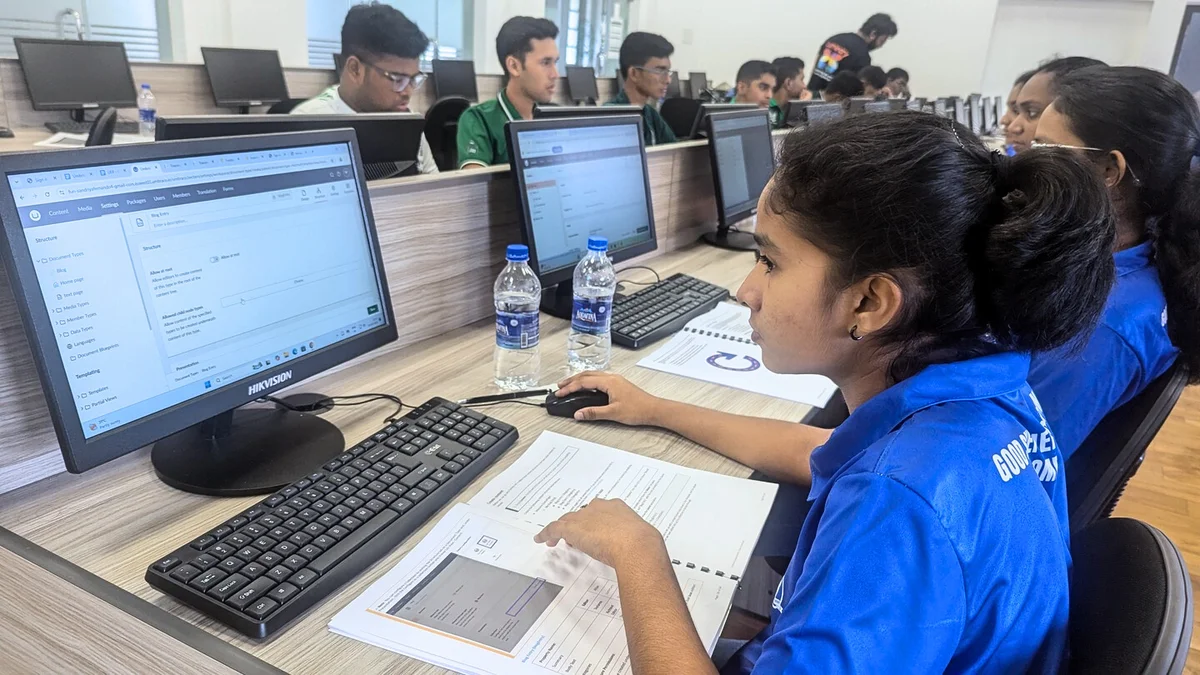 Girls infront of computer