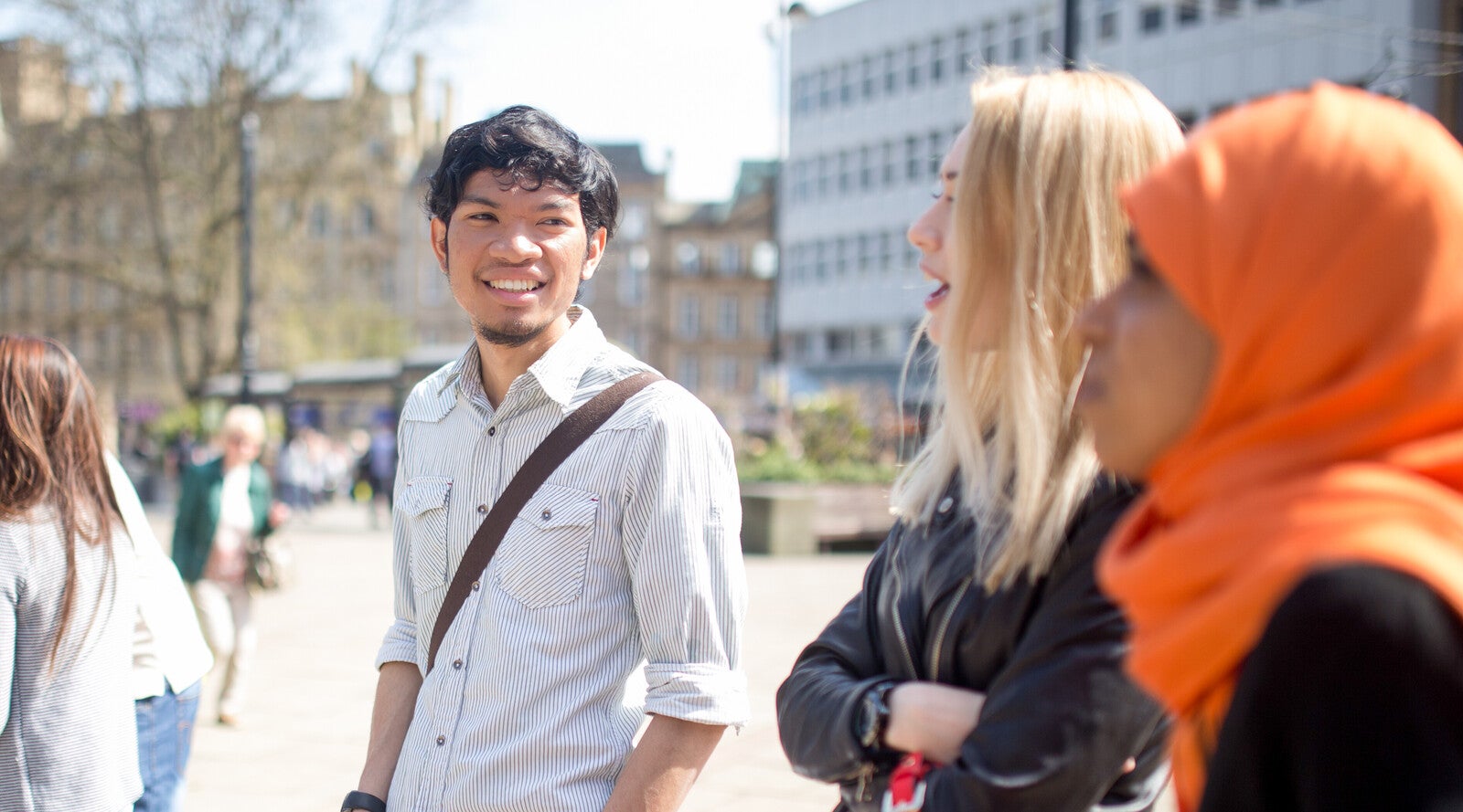 Thumbnail for Difference between university and colleges in the UK
