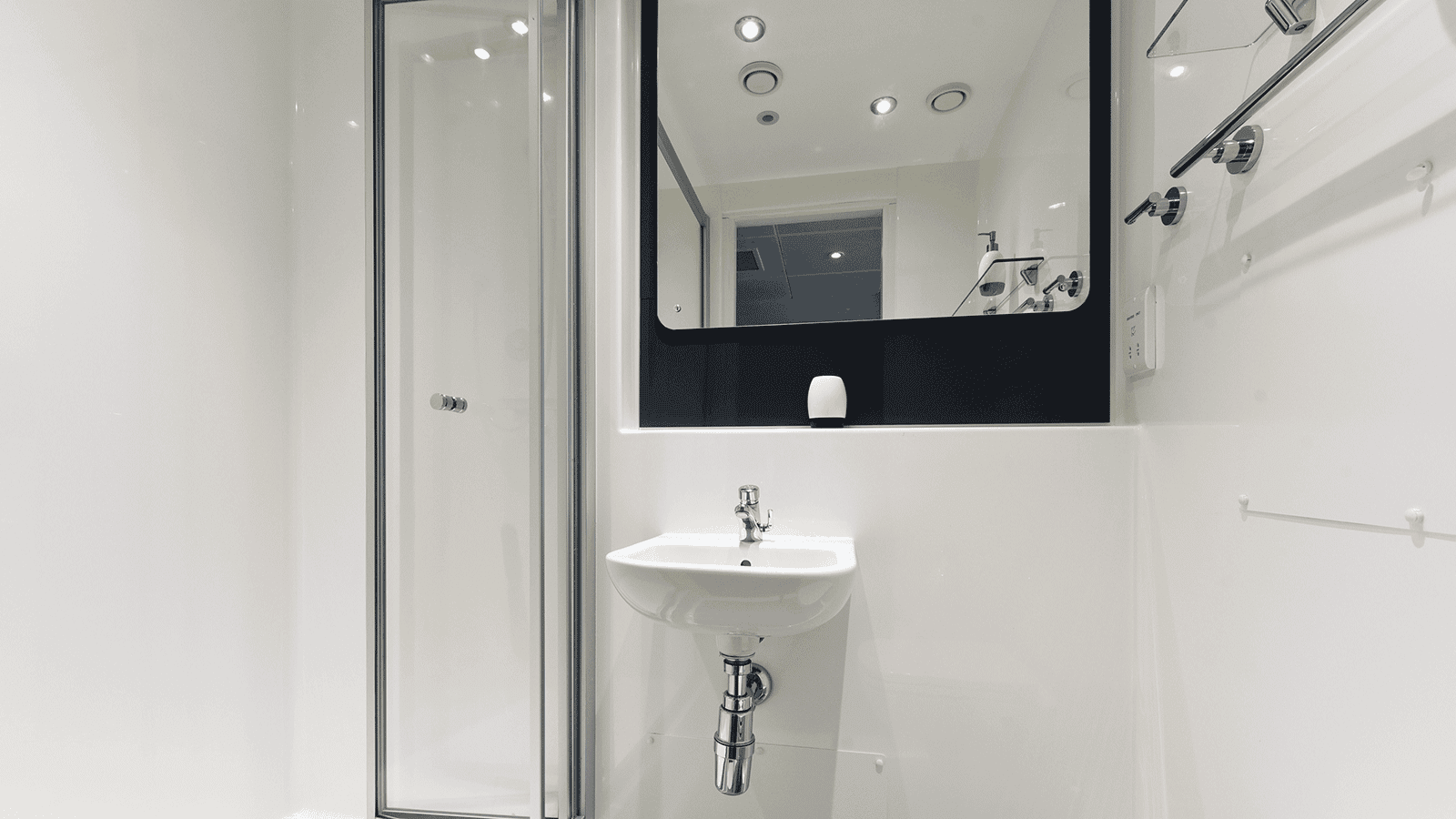Strathclyde accommodation bathroom