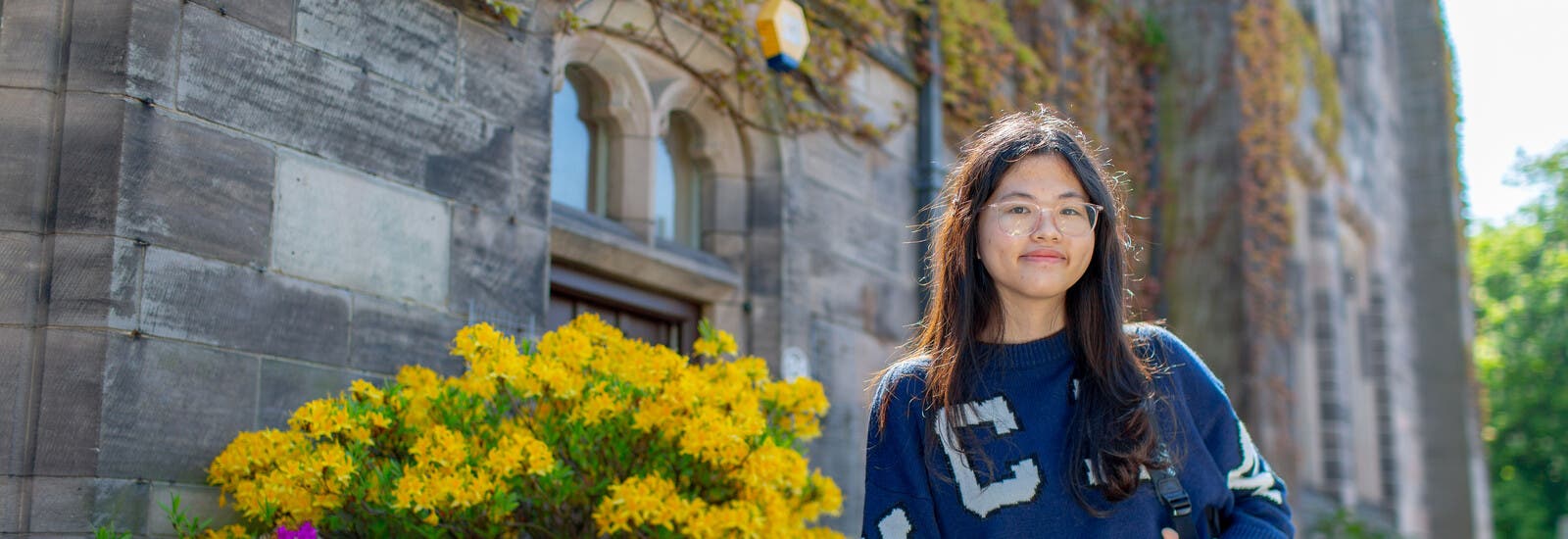 坐在教室里的学生