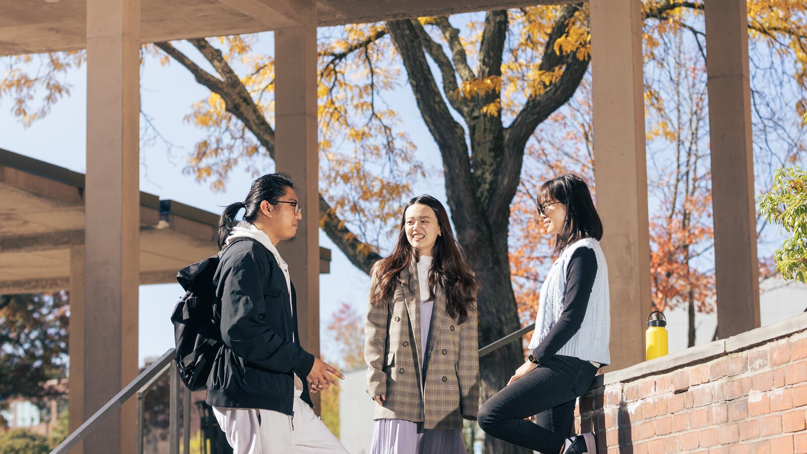Students walking around Hartford
