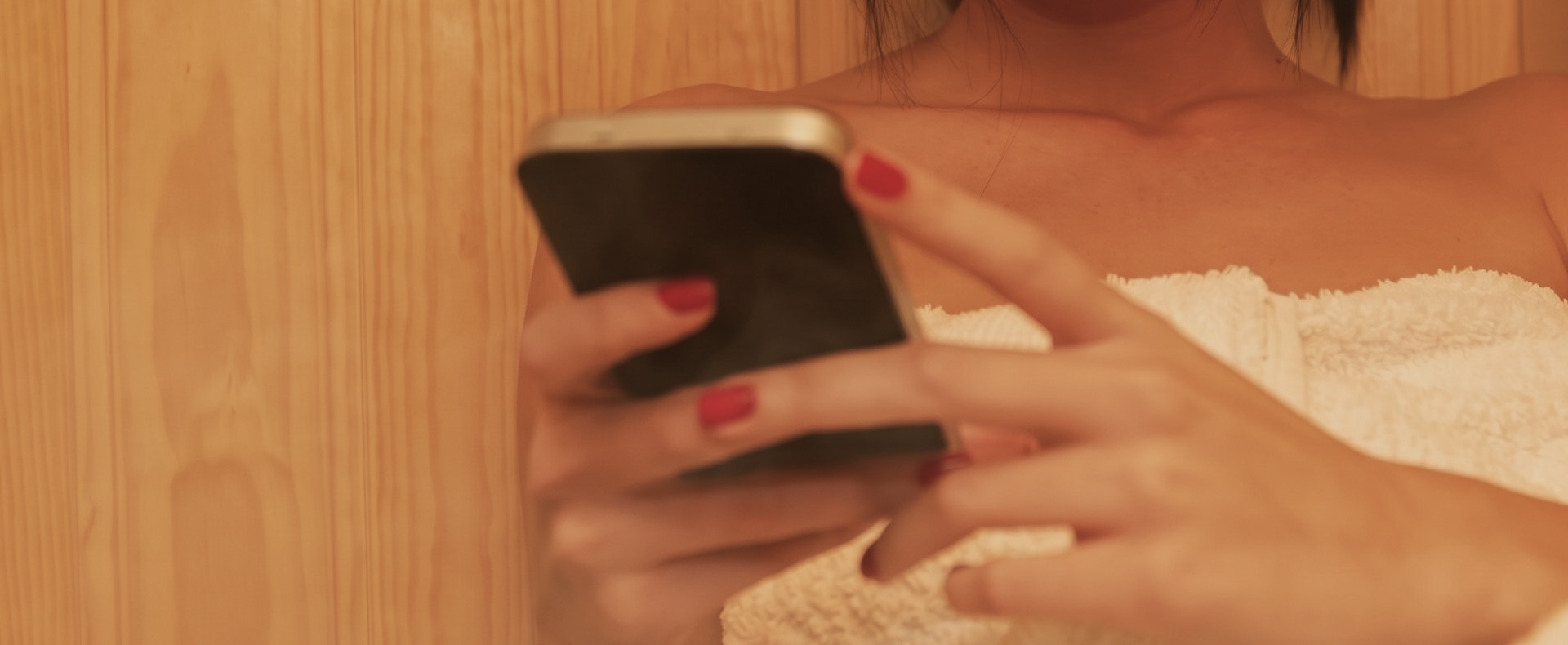 Can you use a phone in the sauna