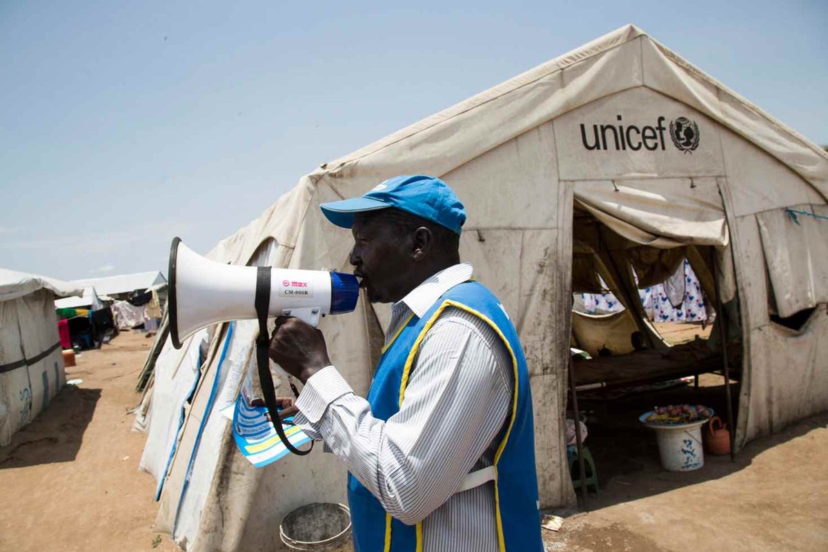 Across the globe, UNICEF is engaging in critical work to stop the spread of the coronavirus. In South Sudan, UNICEF-supported community mobilisers are raising awareness on the disease