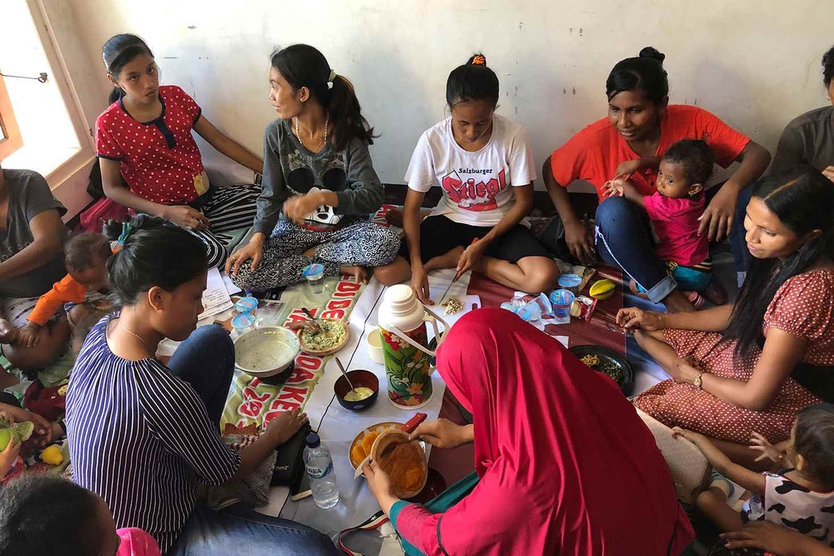 Cooking classes, held by the community nutritionist, where mothers are taught how to prepare nutritious and affordable food for their family