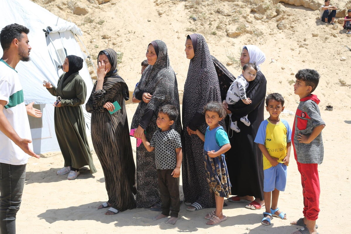 UNICEF and our partners distributed nutrition supplies to vulnerable children at a UNICEF-supported clinic, which specialises in identifying and treating children suffering from acute malnutrition. 