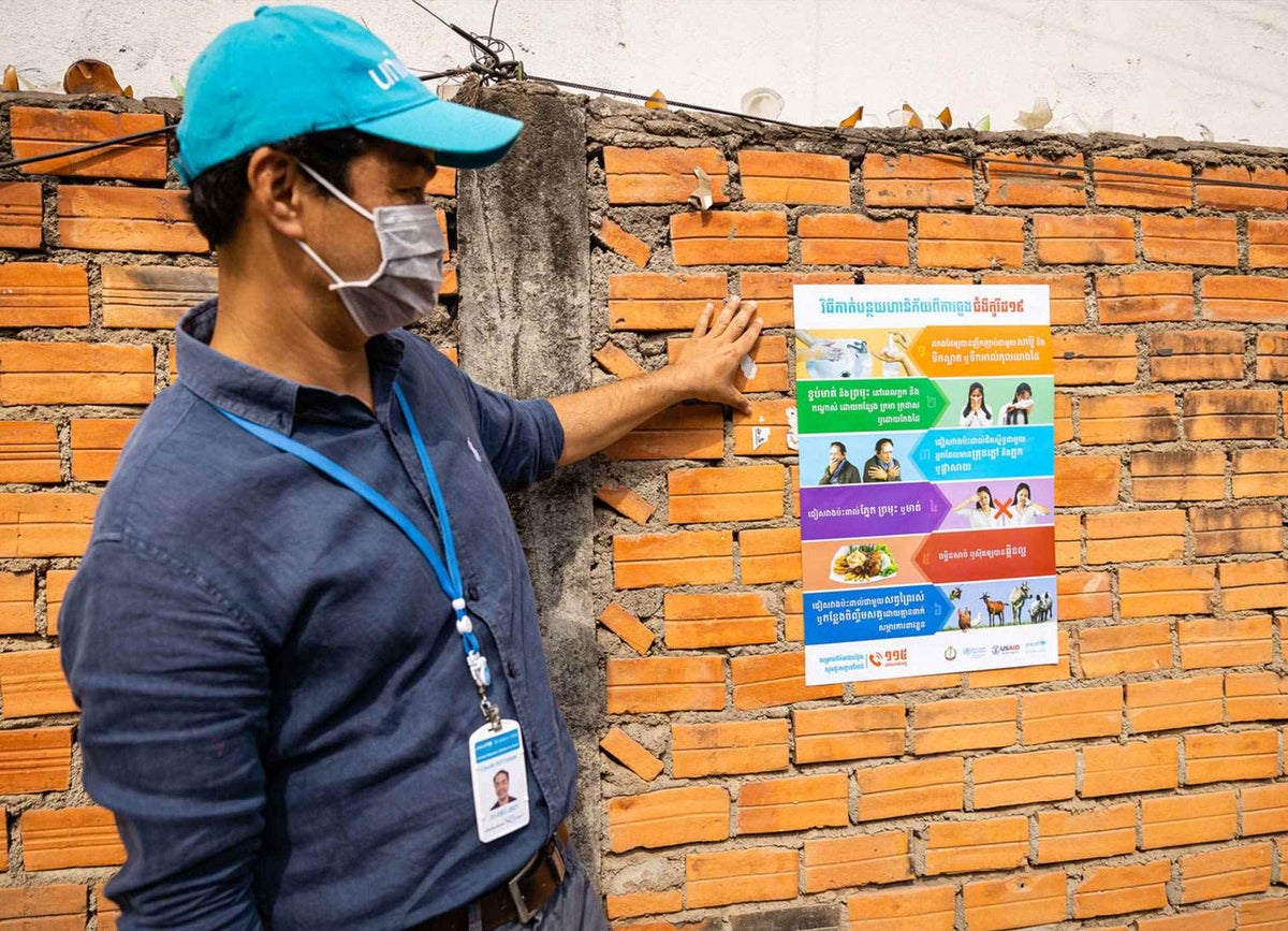 UNICEF Cambodia's risk communication and community engagement activities are ensuring the entire population has access to COVID-19 information.