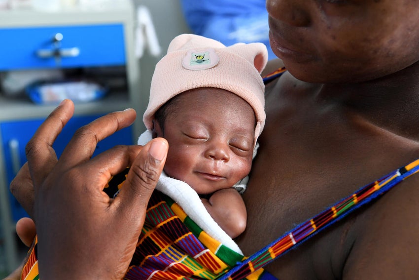 In Cote d’Ivoire, a first-time mum and her two-week old baby practice kangaroo care.