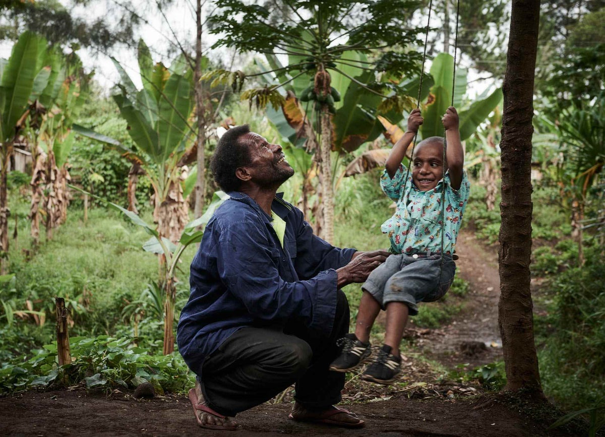 Barri was the first man to take part in the positive parenting program in Chimbu, Papua New Guinea. The workshop supports parents to use positive techniques to communicate with children