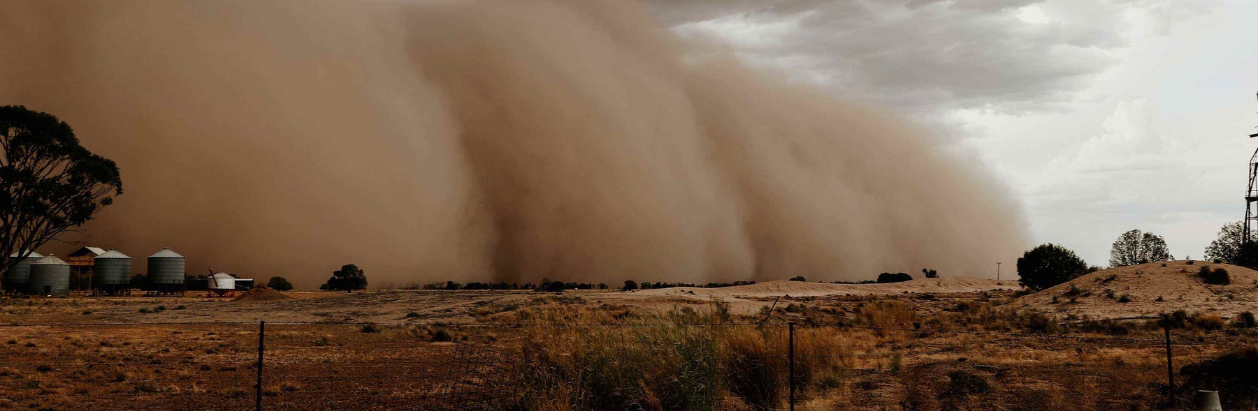 Dust storm in drought-stricken NSW
