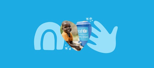 Two children are already in the festive mood in Côte d’Ivoire.