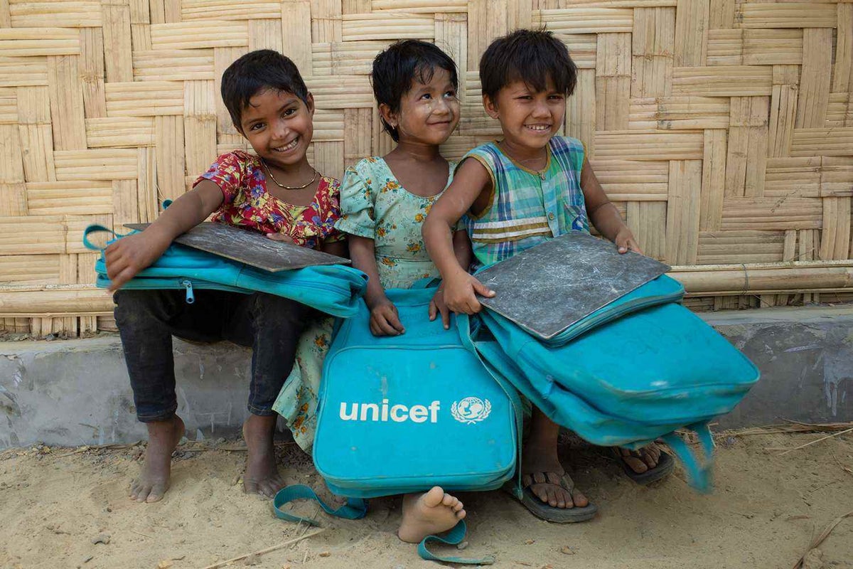 Kids with UNICEF backpacks