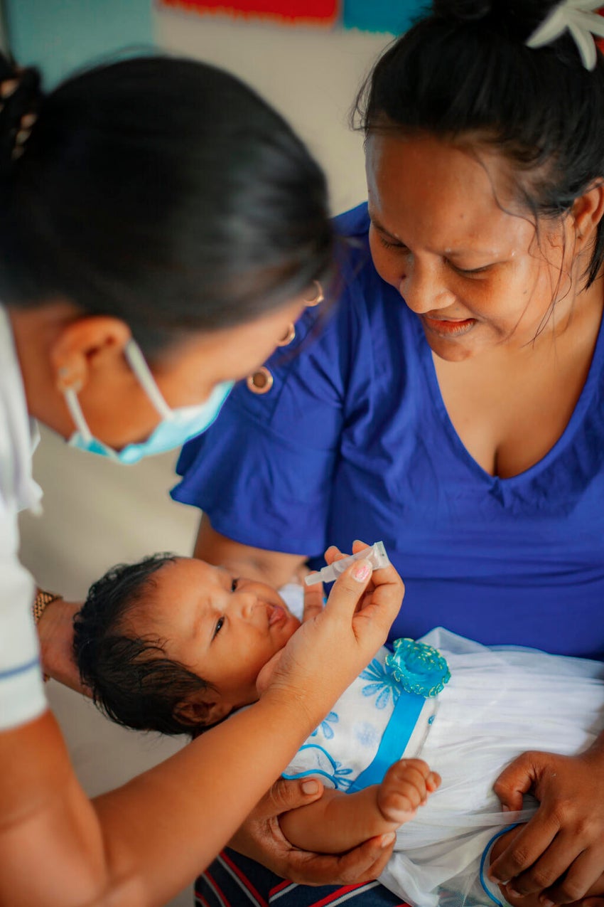 Meet Erenoa, a mother and vaccine and cold chain technician from Kiribati.