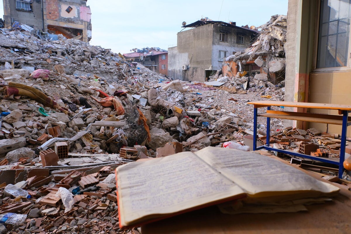 A destroyed school in Turkiye.