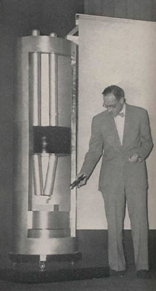 Ralph Bown describing the structure of a point-contact transistor using a 100X scale model at Bell Labs’ June 30, 1948 press conference, in Bell Laboratories Record vol. XXVI, no. 8 (Aug. 1948) (Linda Hall Library)