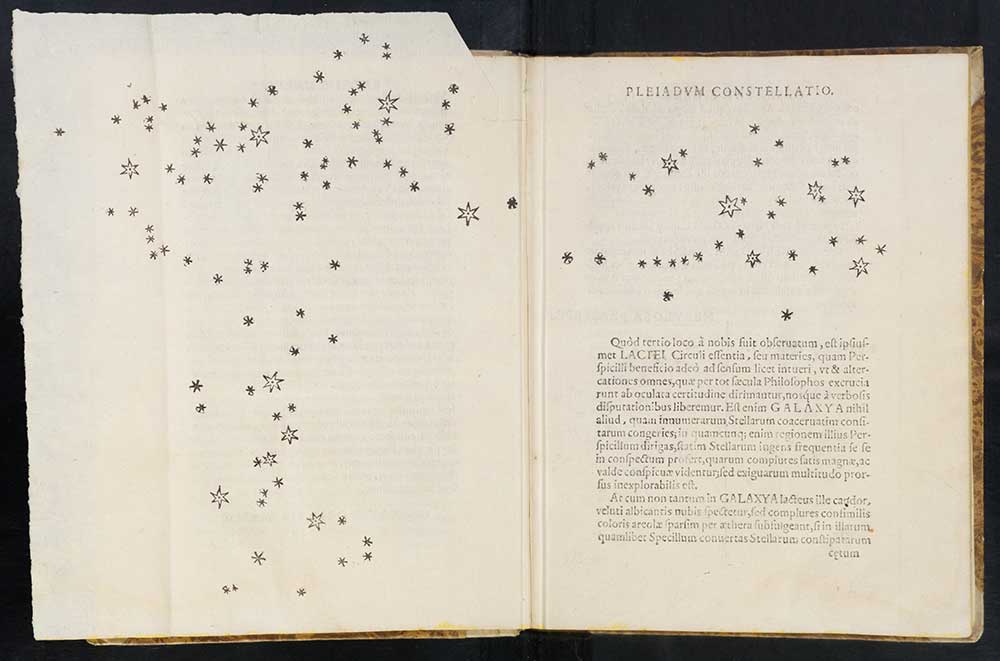 Foldout showing full asterism field, and partial deckled edge, ordinary paper issue, Sidereus nuncius