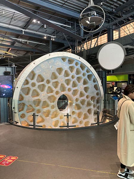 First attempted cast of a 200-inch Pyrex disc for Palomar, a failure, on display at the Corning Museum of Glass, view from second floor, photograph, 2025 (author’s photo)