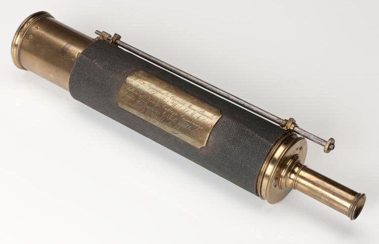 Gregorian telescope, built by John Hadley, 1726, Science Museum, London (collection.sciencemuseumgroup.org.uk)