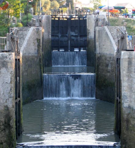 Staircase of locks from Foneranes to Béziers, for the old Languedoc Canal, now Canal du Midi, designed by Pierre-Paul Riquet, 1670s, modern photo (Wikimedia commons)