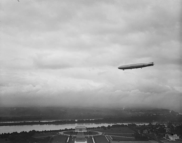 USS Shenandoah (ZR-1) over the Lincoln Memorial, Sep. 22, 1923 (Wikimedia commons)