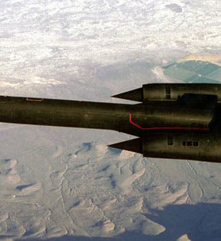  Lockheed SR-71 Blackbird in the air; Kelly Johnson was lead designer (arstechnica.net)