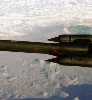 Lockheed SR-71 Blackbird in the air; Kelly Johnson was lead designer (arstechnica.net)