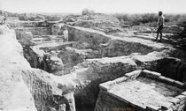 Excavations at Mohenjo-daro, late 1920s, photograph (harappa.com)