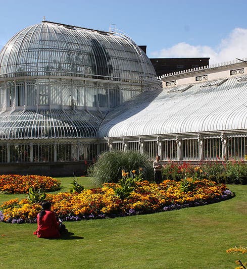 The Palm House at the Royal Botanic Gardens, Belfast, designed and bult by Richard Turner, 1840 (Wikimeda commons)