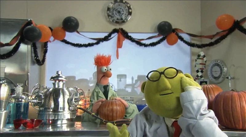 Still from “Carve-o-Matic” sketch, with Dr. Bunsen Honeydew and Beaker, date unknown, but much later than the first two photos (muppet.fandom.com) 