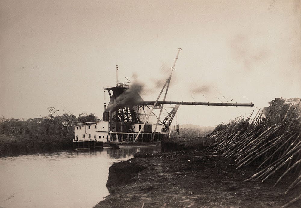 An American built “Hercules” type dredge, used in the French canal effort.
The French company building the Panama Canal relied heavily on subcontractors to accomplish much of the work. On the Atlantic side, American-built “Hercules” type dredges were operated by the American Contracting and Dredging Company of New York. 