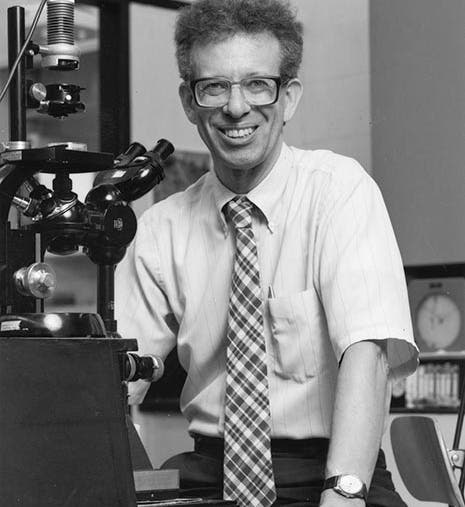 Portrait of Howard Temin, photograph, 1986, University of Wisconsin Archives (news.wisc.edu)