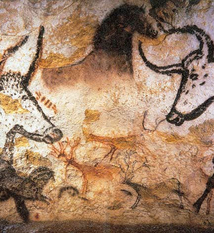 The Hall of the Bulls, Lascaux Cave, Dordogne, France (Wikimedia commons)