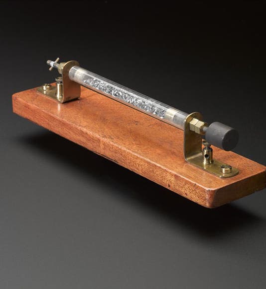Coherer of iron filings, built by Oliver Lodge and used in his 1894 lecture on Heinrich Hertz, Science Museum, London (sciencmuseumgroup.org.uk)
