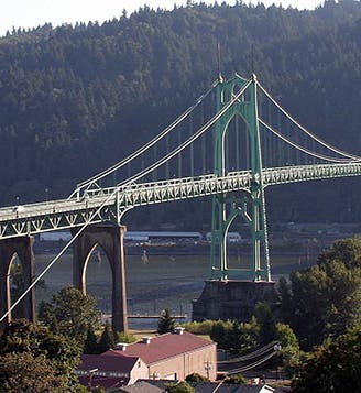 View of the St. Johns Bridge, crossing the Willamette River in Portland, Oregon; designed by David Steinman, opened in 1931 (Wikimedia commons)