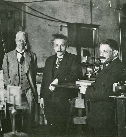 Paul Ehrenfest (right) with Pieter Zeeman (left) and Albert Einstein, in the lab at the Leiden Institute, photograph, ca 1920 (Wikimedia commons)