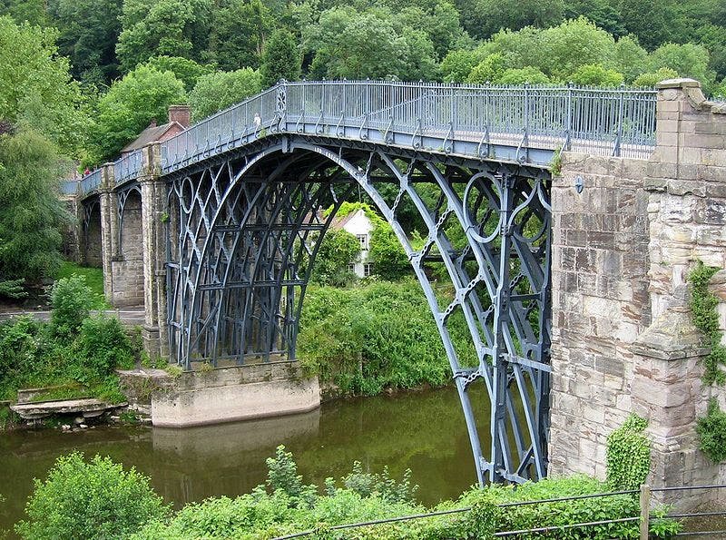Iron Bridge, modern photograph (Wikipedia)