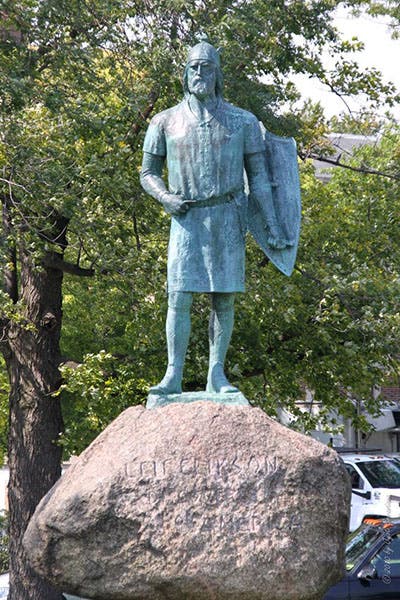 Statue of Leif Erikson, Humboldt Park in Chicago, sculpted by Sigvald Asbjornsen, 1901 (Chicago-outdoor-sculptures.blogspot.com)