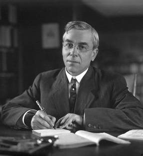 Portrait of Charles Kofoid, working at home, photograph, ca 1915 (library.ucsd.edu)