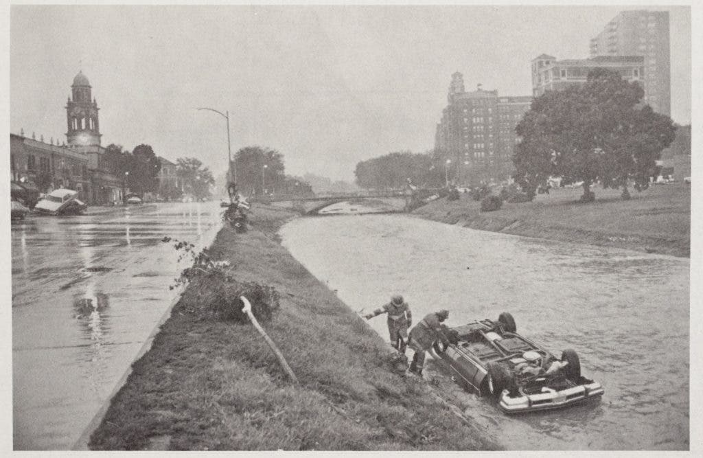 Brush Creek looking east along Ward Parkway in Kansas City, Missouri. Image source: Photograph by Frederick Solberg, Jr., Kansas City Star, in Hauth, Leland, and William J. Carswell, Jr. Floods in Kansas City, Missouri and Kansas, September 12-13, 1977, U.S. Geological Survey, 1978.

