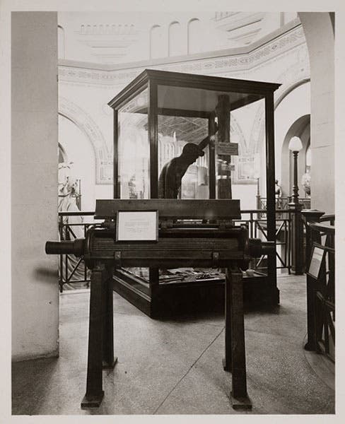 A Hancock masticator on display in the Smithsonian Institution in 1920, in the foreground of the photograph, with identifying label (si.edu)