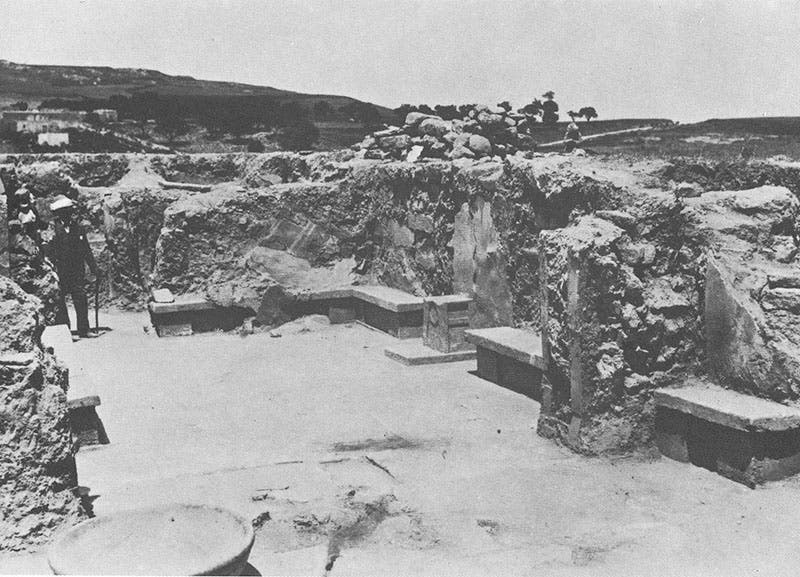 The Throne Room at Knossos, just after being uncovered and before restoration, photograph, 1900 (arthistoryresources.net)