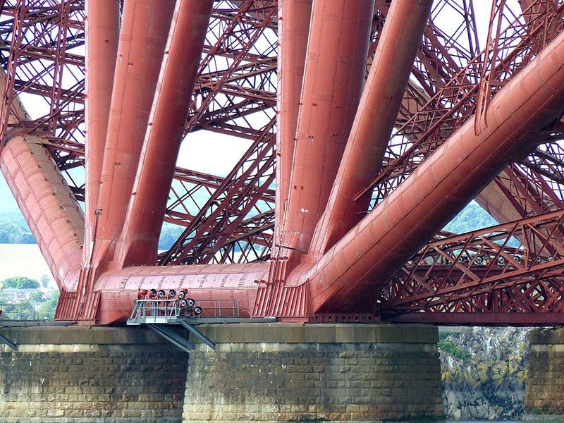 Base of one of the towers of the Forth Bridge, constructed by William Arrol & Co., modern photo (Wikimedia commons)