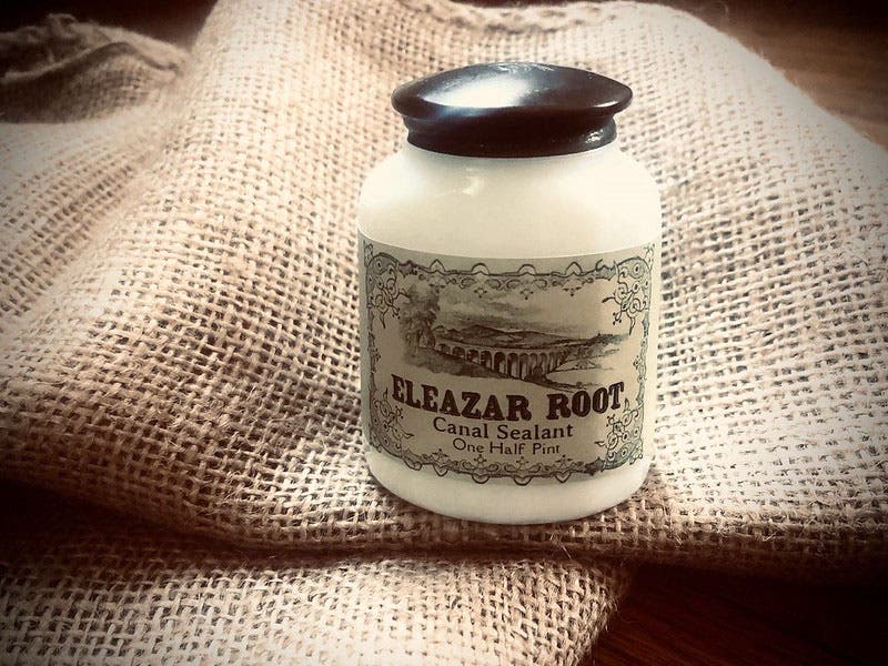 A jar of Eleazar Root Canal Sealant, with original label (and replacement cap), late 1850s (author’s collection; photograph by Melissa Dehner)