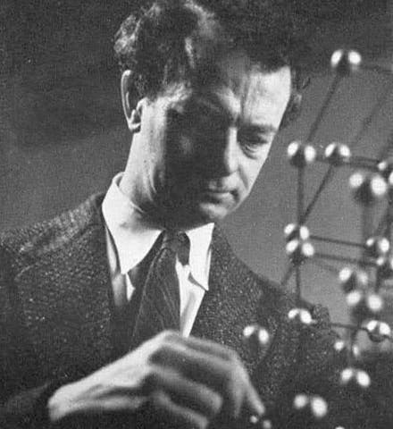 Portrait of Linus Pauling in the lab, photograph, 1941 (Wikimedia commons)