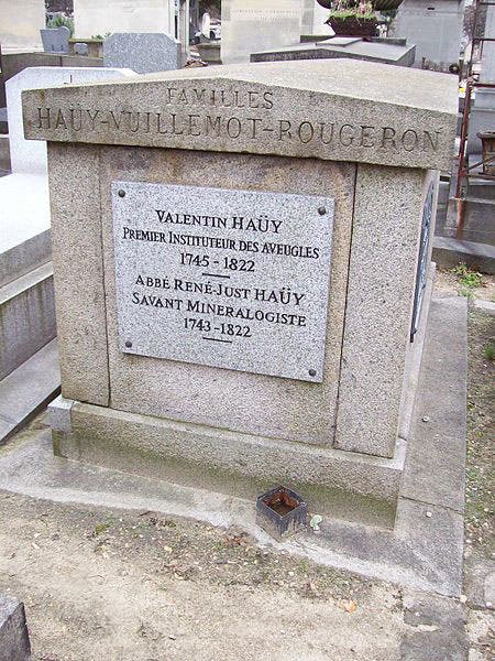 Grave of René Just and Valentine Haüy, Père Lachaise cemetery, Paris (Wikimedia commons)