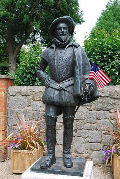 Statue of Walter Raleigh, East Budleigh, East Devon (budleighbrewsterunited.blogspot.com)