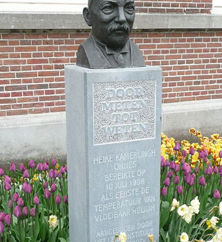 Bust of Heike Kamerlingh Onnes in Leiden (IEEE.org)
