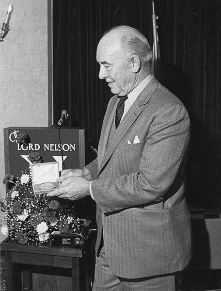 Tuzo Wilson accepting the A.G. Huntsman Award for Excellence in Marine Science in 1981 (Bedford Institute of Oceanography)