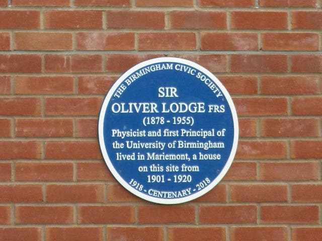 Blue plaque honoring Oliver Lodge, on the site of the house where he lived from 1901-20, Birmingham, England (openplaques.org)