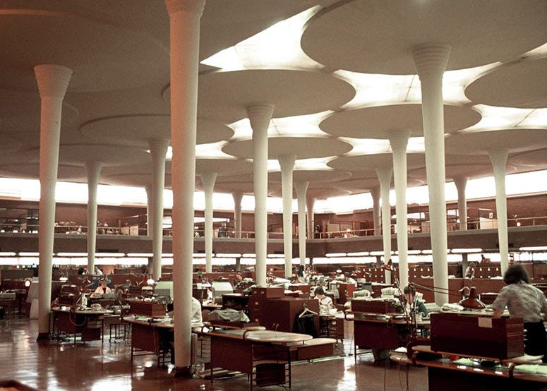 Johnson Wax Office Building, Racine, Wisconsin, interior main working space (photo by author)